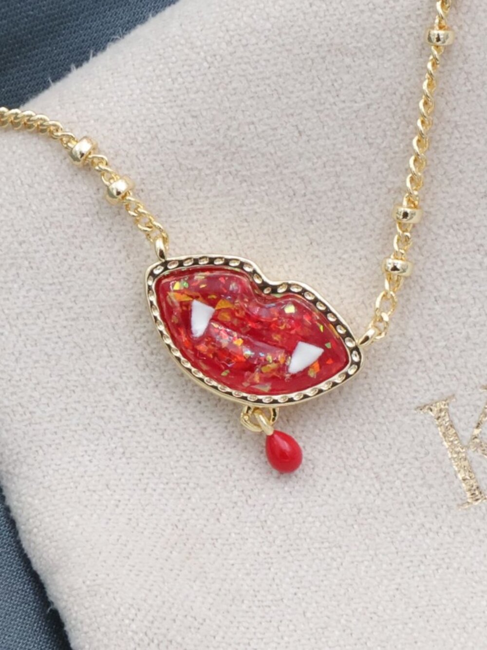 Kendra Scott Vampire Gold Red Lab Grown Opal Necklace NEW Perfect condition - Picture 2 of 2